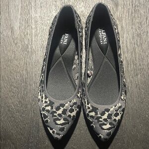 Alfani Black and Cream Patterned Flats